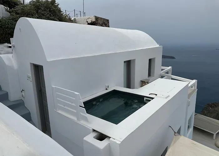 Anemos Cave Suites