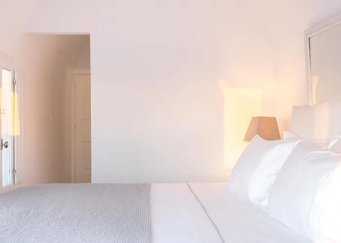 Anemos Cave Suites